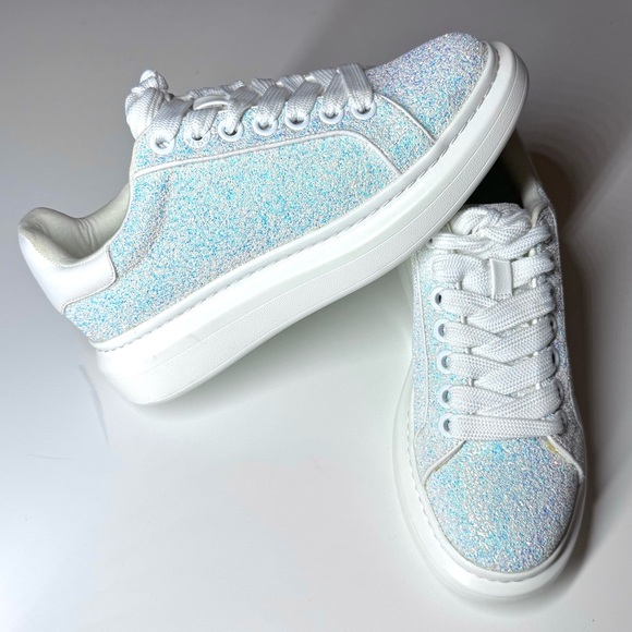 Aldo Women’s Sparkling White Glitter Sneakers Size- 7 ( New ) - Picture 3 of 10